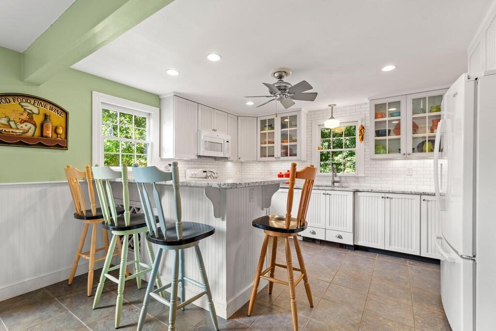 160 Walnut Road Wrentham, MA 02093 - Photo 8 of 32 Gallery Image 8