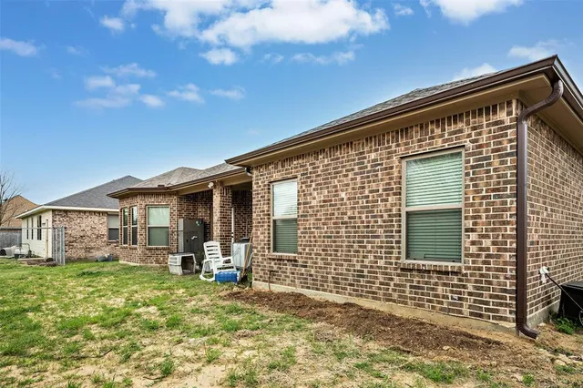 $359,900 | 324 Windjammer Road, Gun Barrel City, TX 75156