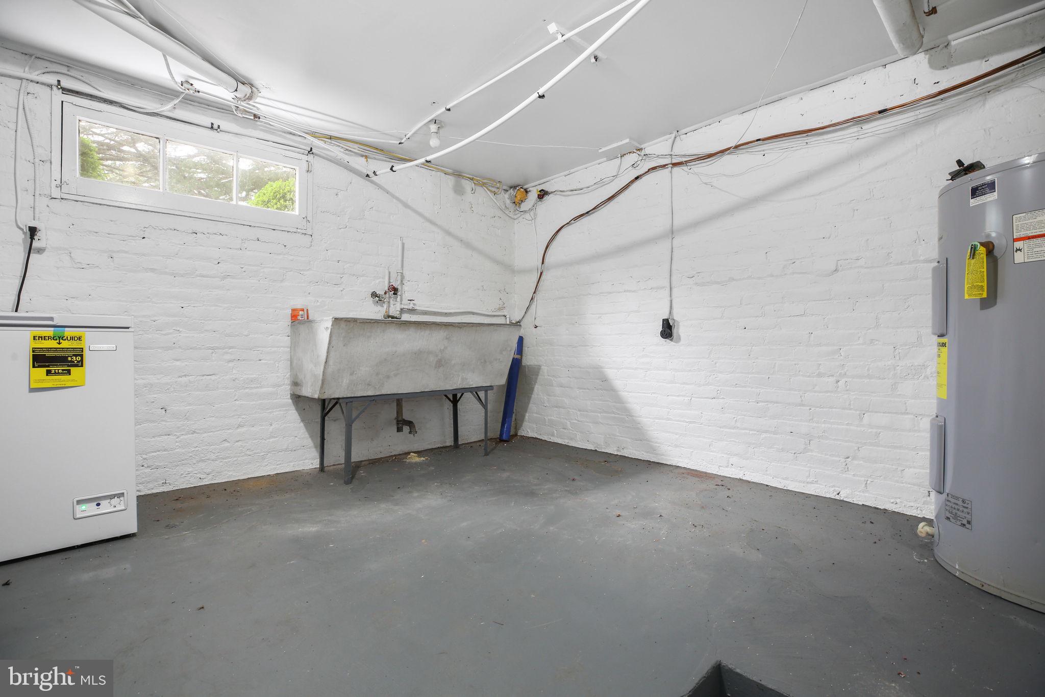 590 North Madison Road Orange, VA 22960 - Photo 50 of 88 a view of a room with painted walls