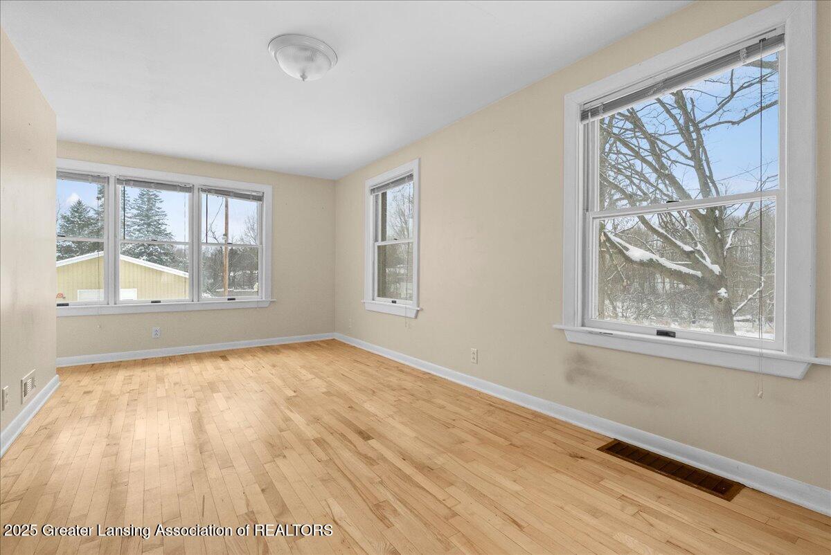 4632 Old Lansing Road Lansing, MI 48917 - Photo 16 of 38 22-Media Jett - 17