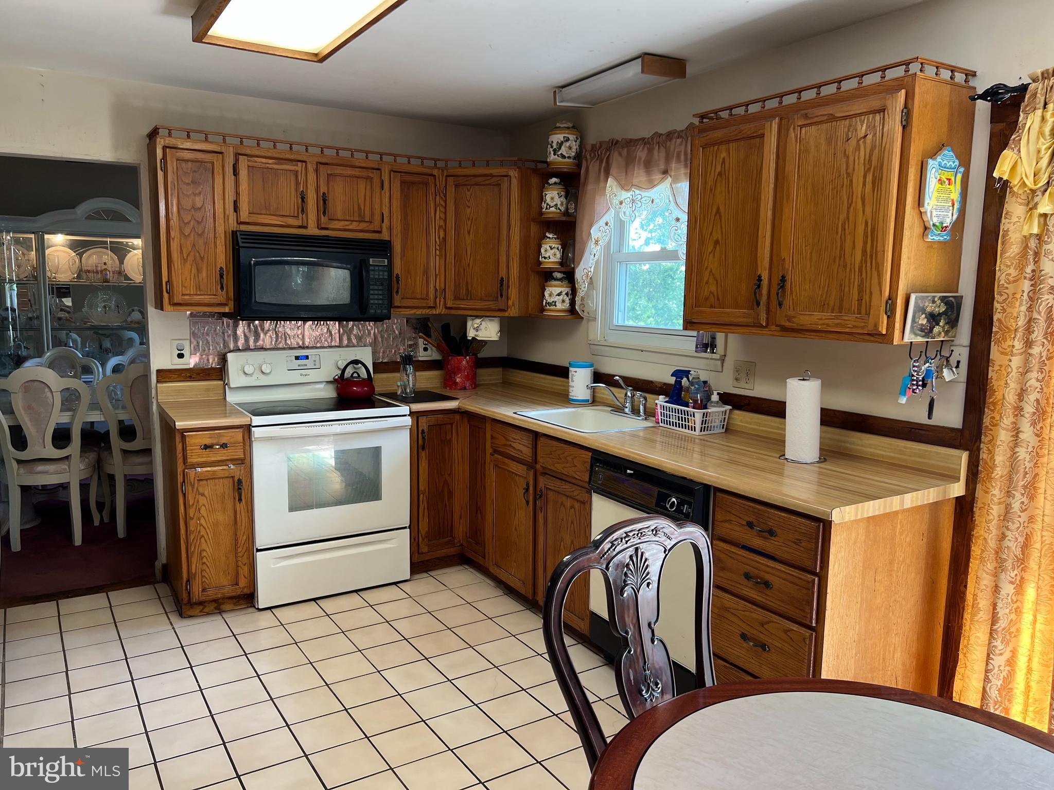 216 Lopax Road Harrisburg, PA 17112 - Photo 4 of 21 Gallery Image 4