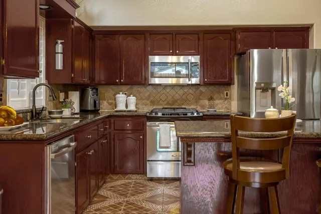 $399,900 | 3440 South Martin Court, Visalia, CA 93277