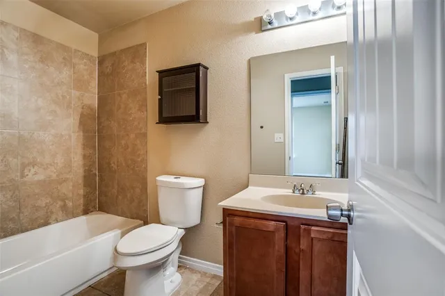 $1,600 | 811 East College Avenue, Princeton, TX 75407