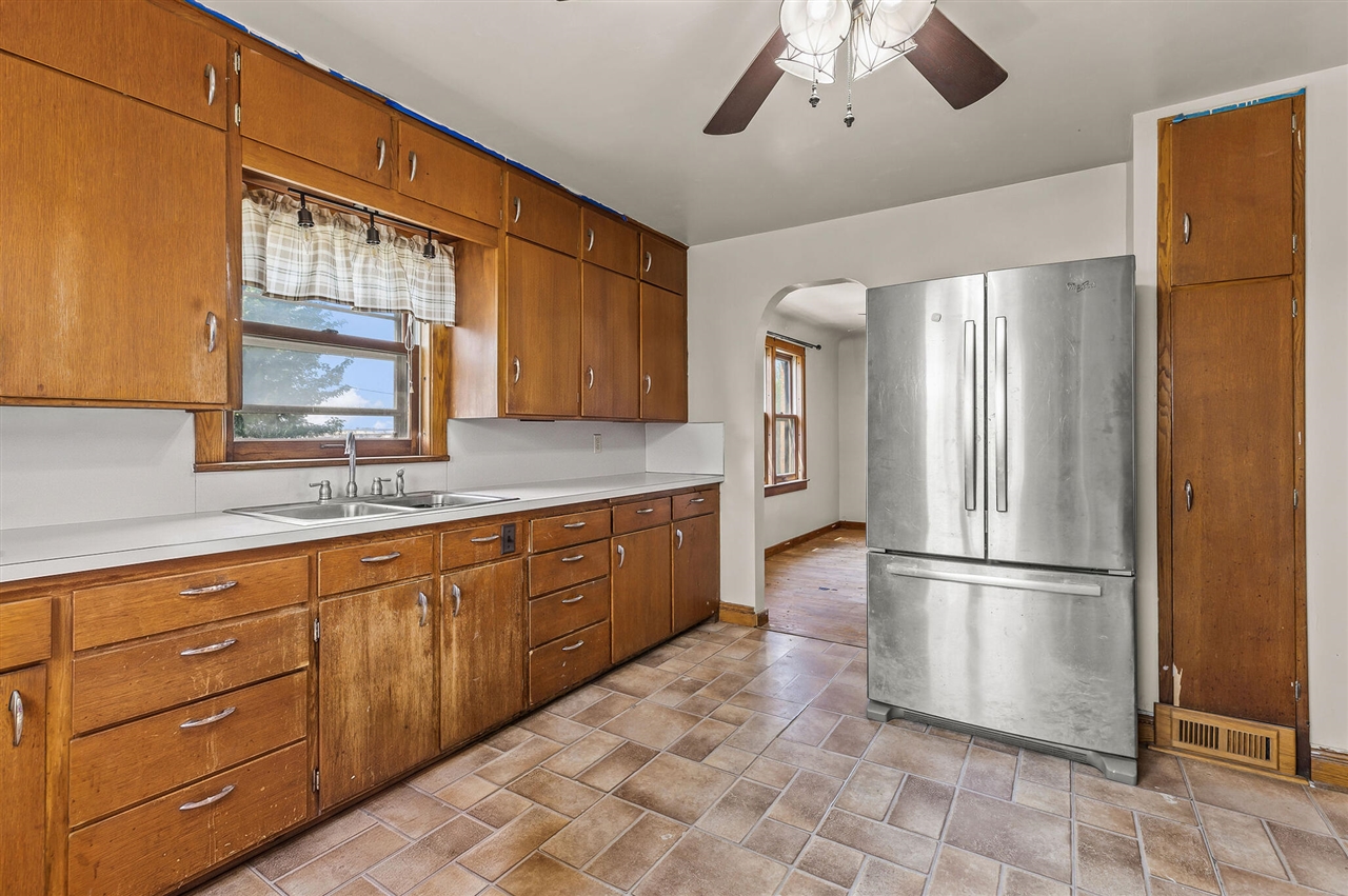 3520 North Towerline Road Saginaw, MI 48601 - Photo 7 of 31 Gallery Image 7