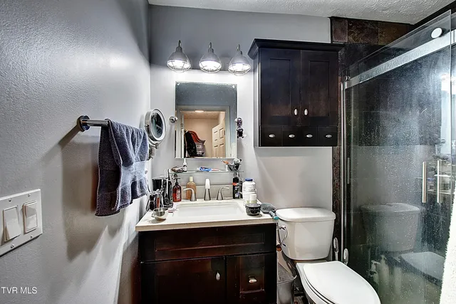 $1,300,000 | 143 Fordtown Road, Fall Branch, TN 37656