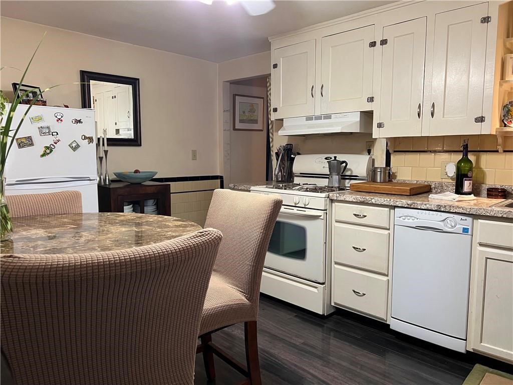 58 Vale Avenue Cranston, RI 02910 - Photo 10 of 12