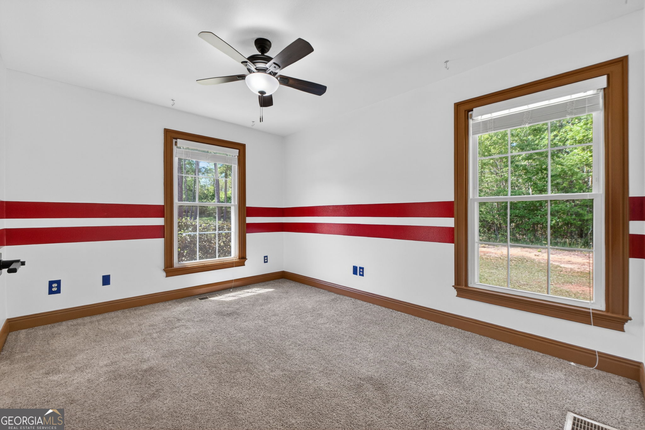 916 Highway 36 Barnesville, GA 30204 - Photo 40 of 81 a view of an empty room with a window