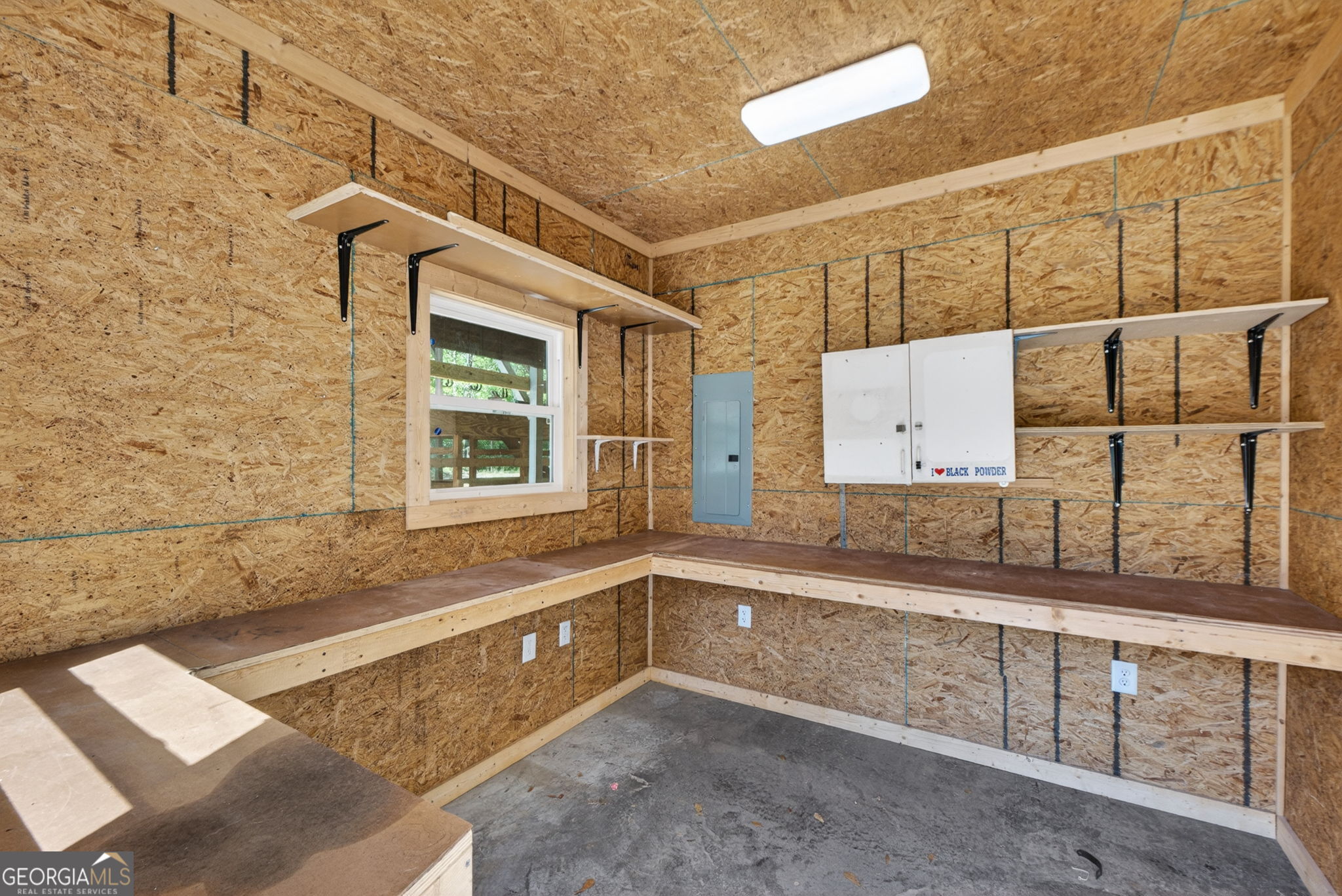 916 Highway 36 Barnesville, GA 30204 - Photo 60 of 81 a bathroom with a tub a sink and a window