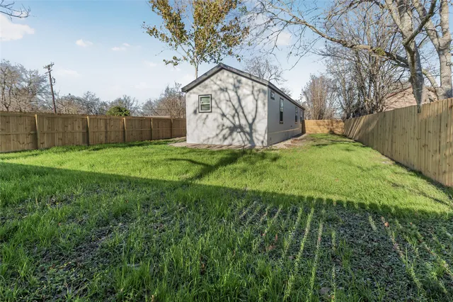 $215,000 | 499 Avenue C, Somerville, TX 77879