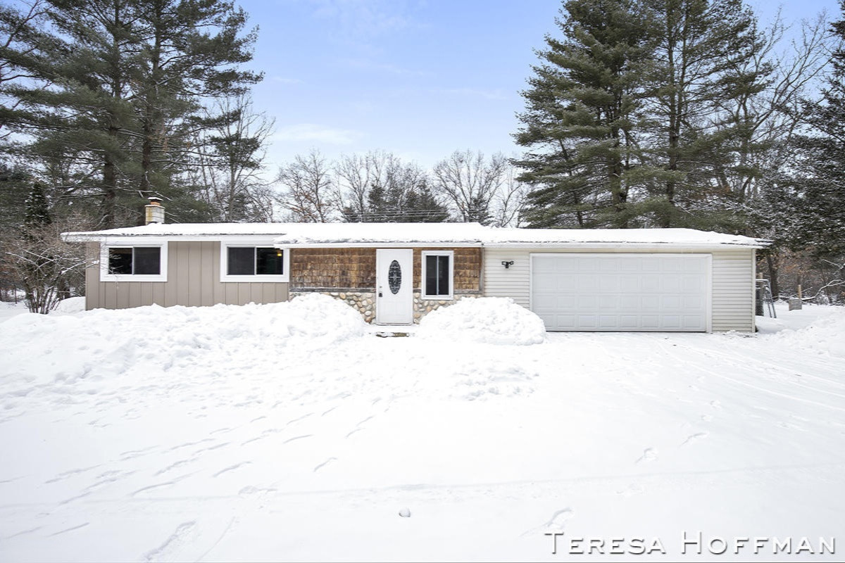 8209 North Maple Hill Road Morley, MI 49336 - Photo 29 of 30 IMG_1000