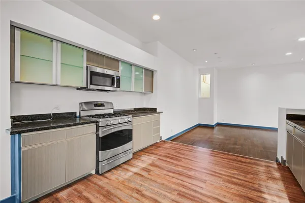 $3,200 | 3910 Austin Street, Houston, TX 77004
