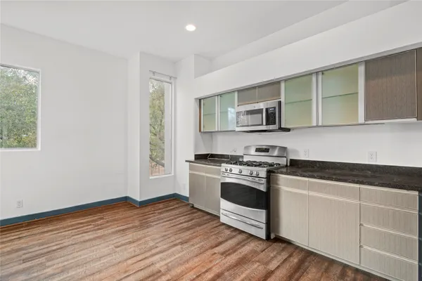 $3,200 | 3910 Austin Street, Houston, TX 77004