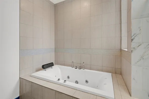 $3,200 | 3910 Austin Street, Houston, TX 77004