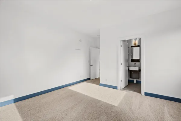 $3,200 | 3910 Austin Street, Houston, TX 77004