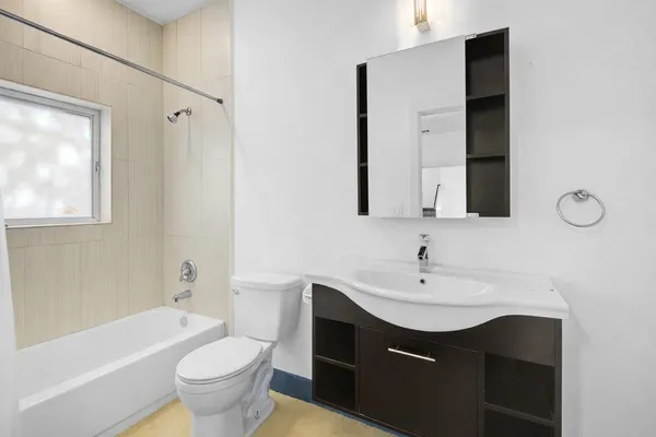 $3,200 | 3910 Austin Street, Houston, TX 77004