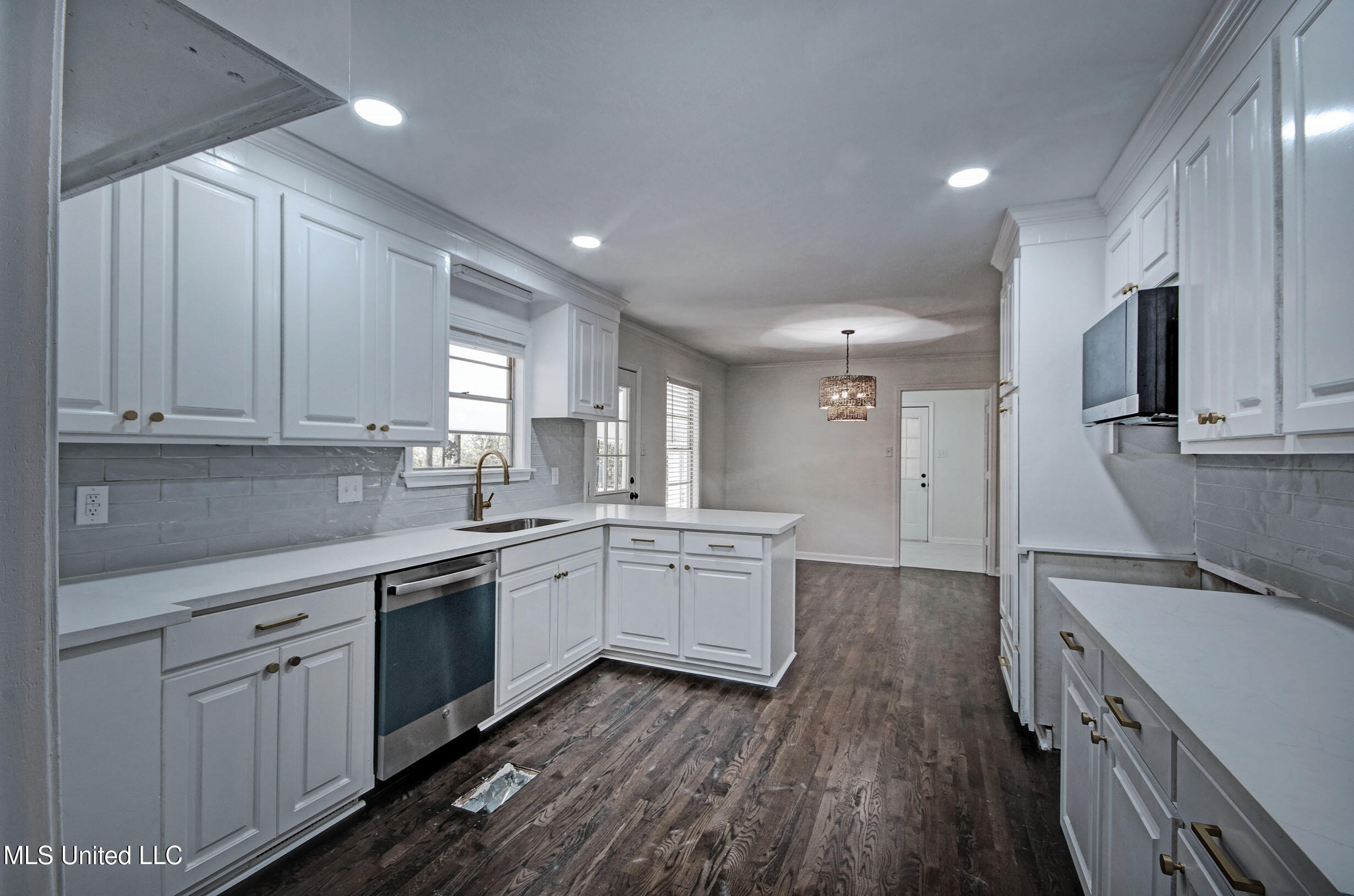 667 Reddoch Drive Jackson, MS 39211 - Photo 14 of 25 IMGP8658_59_60