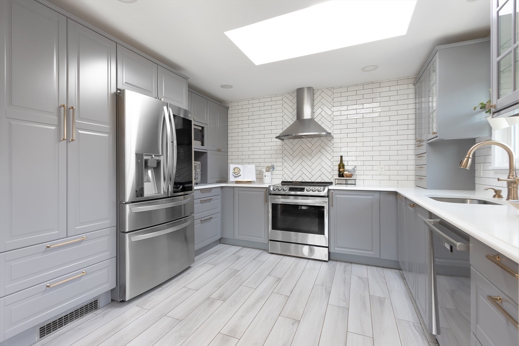 65 Appledor Road Framingham, MA 01701 - Photo 12 of 33