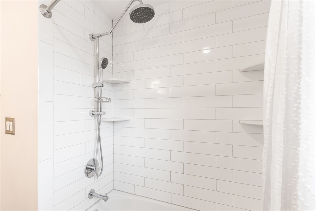 65 Appledor Road Framingham, MA 01701 - Photo 14 of 33