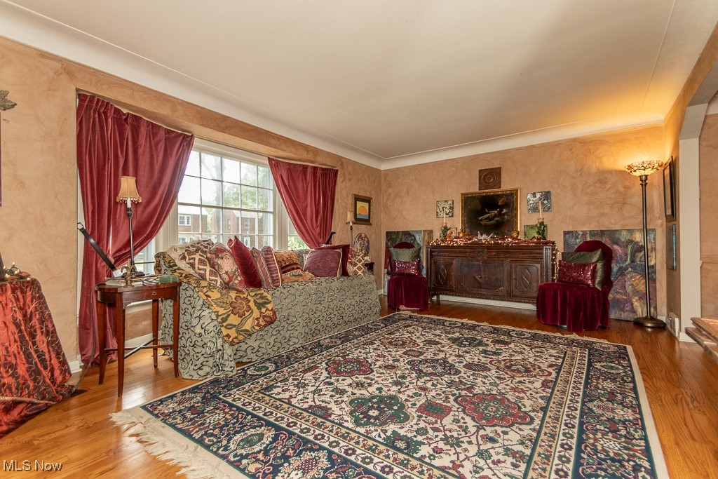 2372 Saybrook Road Cleveland, OH 44118 - Photo 12 of 36