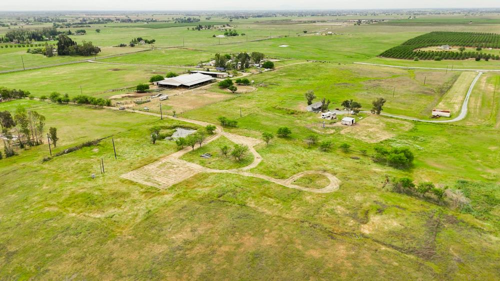 19043 East Liberty Road Clements, CA 95227 - Photo 6 of 14