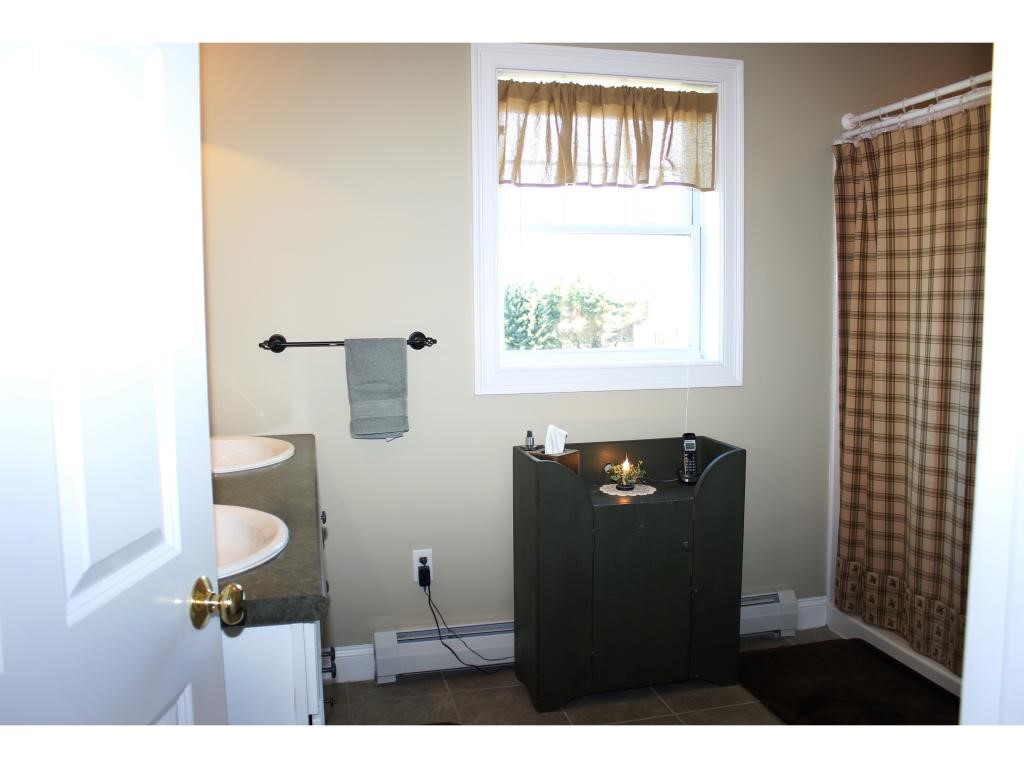 285 Clement Road Rollinsford, NH 03869 - Photo 16 of 33 Gallery Image 16