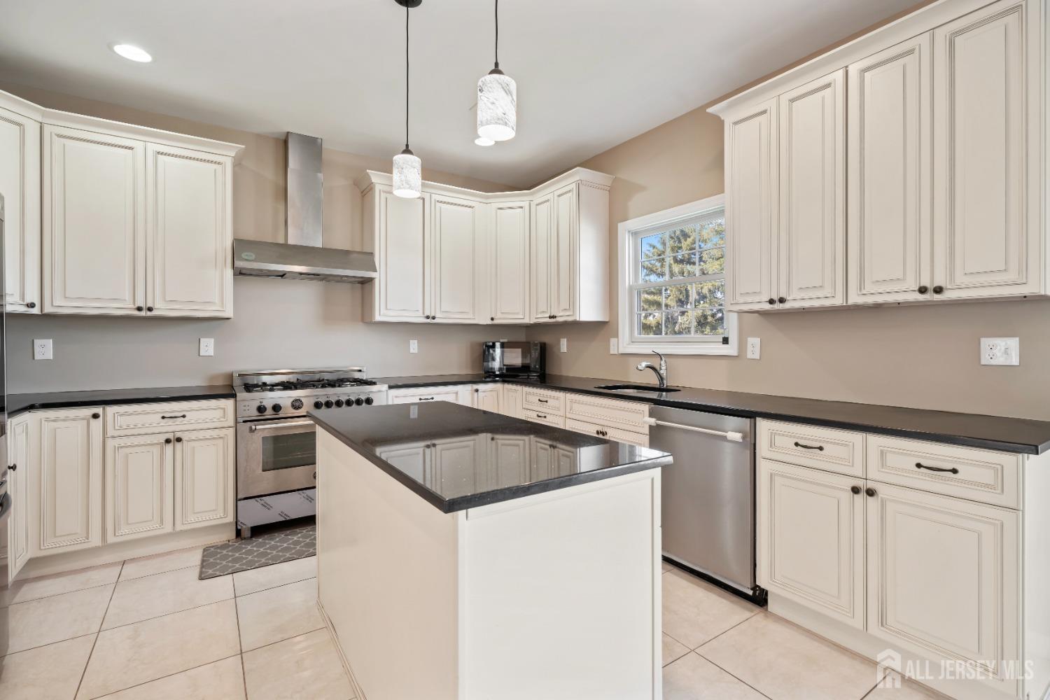 120 Normandy Road Colonia, NJ 07067 - Photo 21 of 53 Gallery Image 21