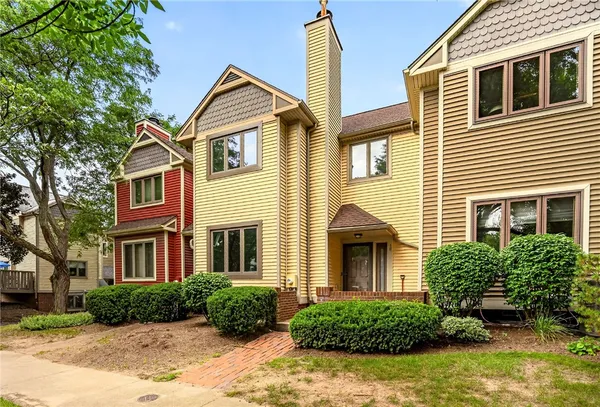 $275,000 | 18 Cornhill Place, Rochester, NY 14608