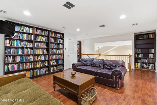 $729,000 | 3 Lone Oak Way, Eatontown, NJ 07724