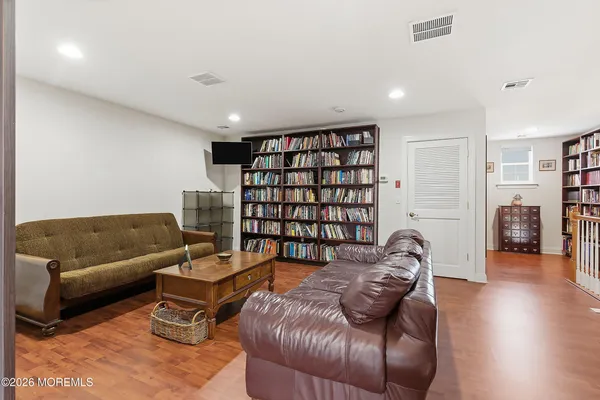 $729,000 | 3 Lone Oak Way, Eatontown, NJ 07724
