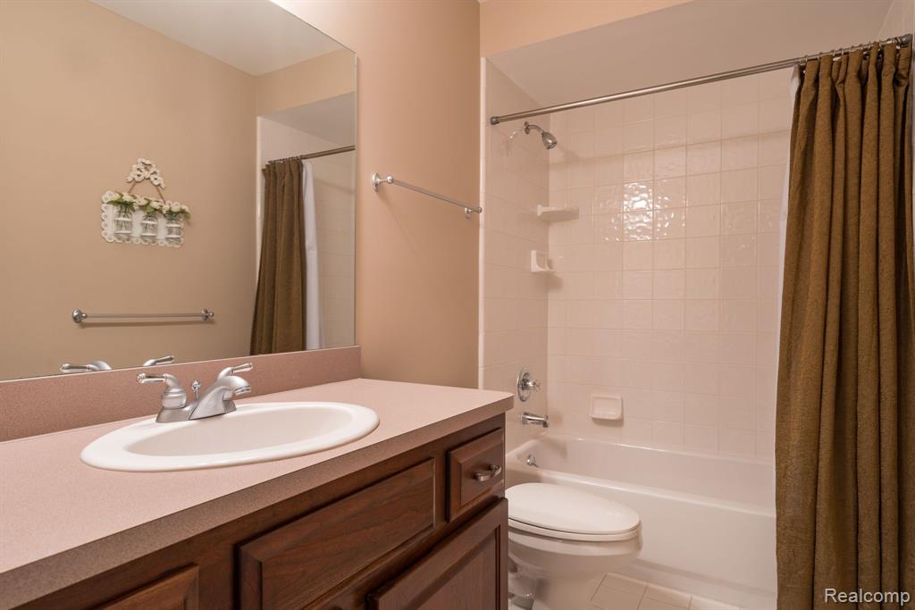 1619 Springview Court Rochester, MI 48307 - Photo 38 of 62