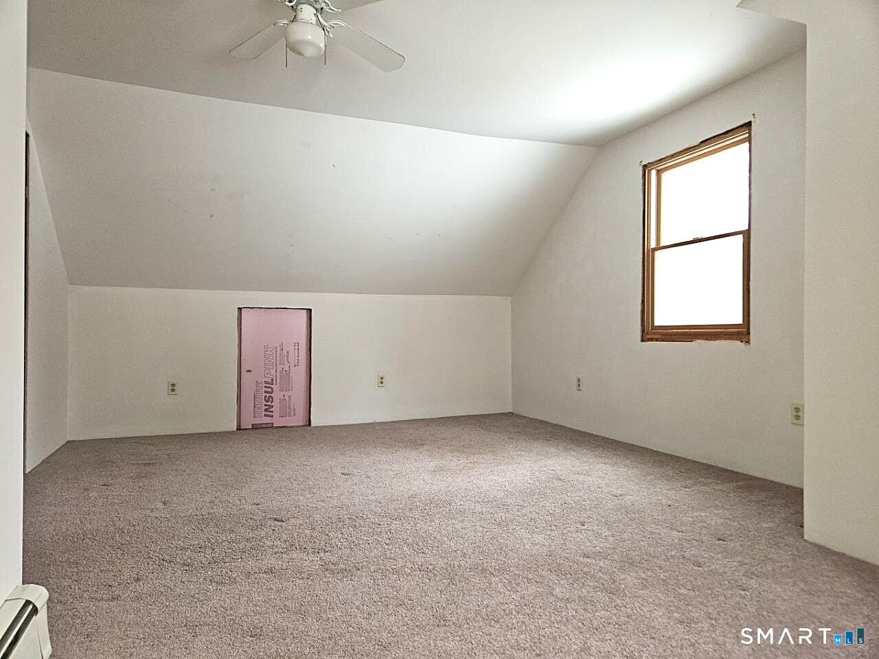 35 Lardner Road Bristol, CT 06010 - Photo 24 of 40 an empty room with a window