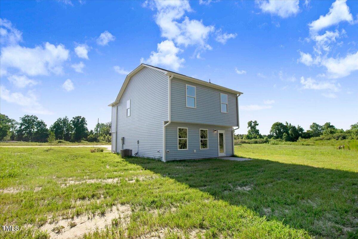 204 Streamlet Drive Fremont, NC 27830 - Photo 4 of 23 04-204 Streamlet Dr-4