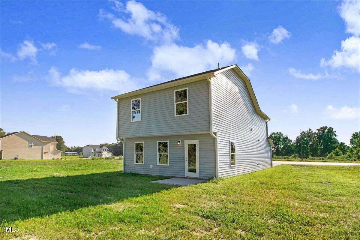 204 Streamlet Drive Fremont, NC 27830 - Photo 5 of 23 05-204 Streamlet Dr-5