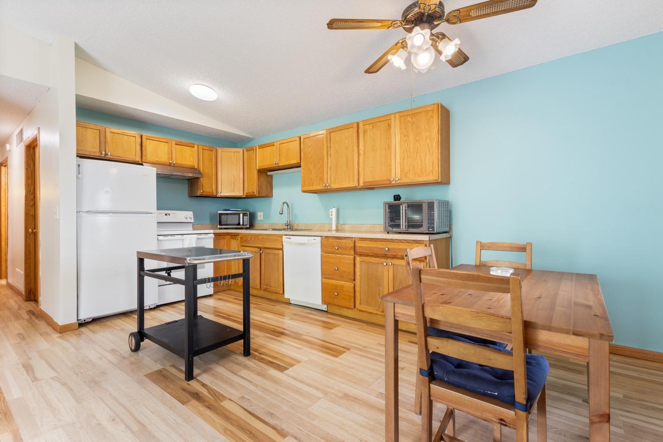 4488 Cinnamon Ridge Trail, Unit B Eagan, MN 55122 - Photo 7 of 20