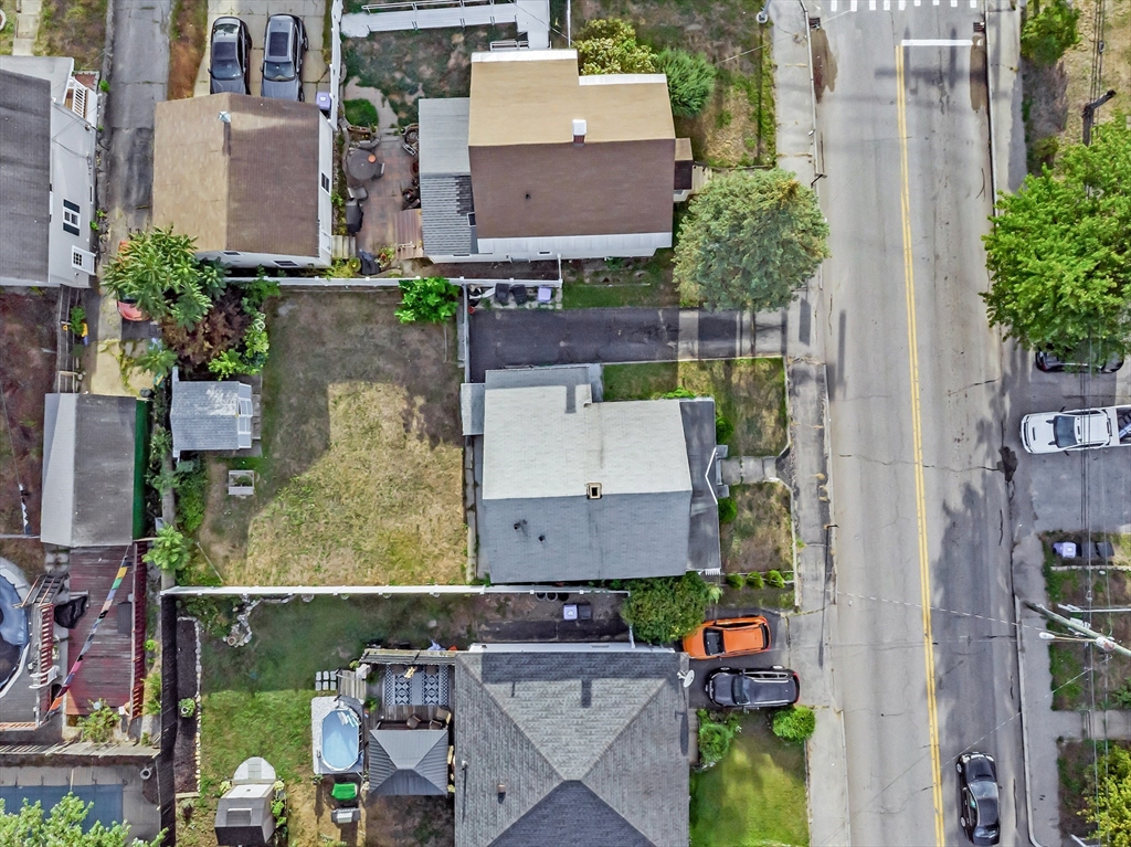 157 Cilley Road Manchester, NH 03103 - Photo 32 of 34 an aerial view of houses with outdoor space