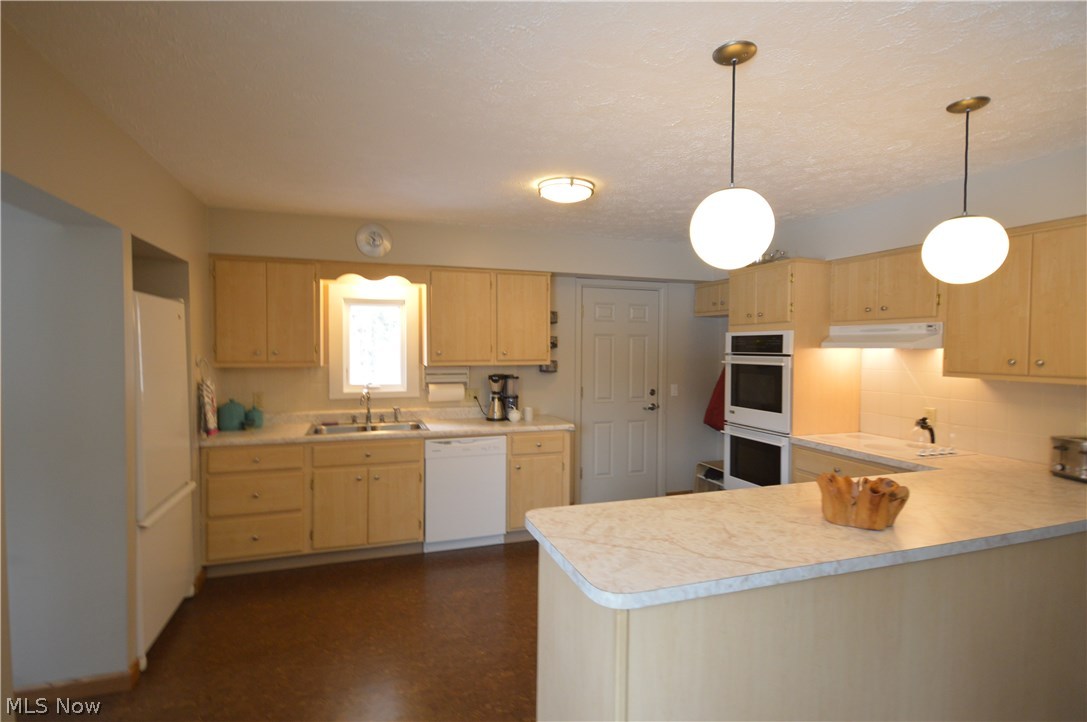 17981 Snyder Road Chagrin Falls, OH 44023 - Photo 7 of 23 Gallery Image 7