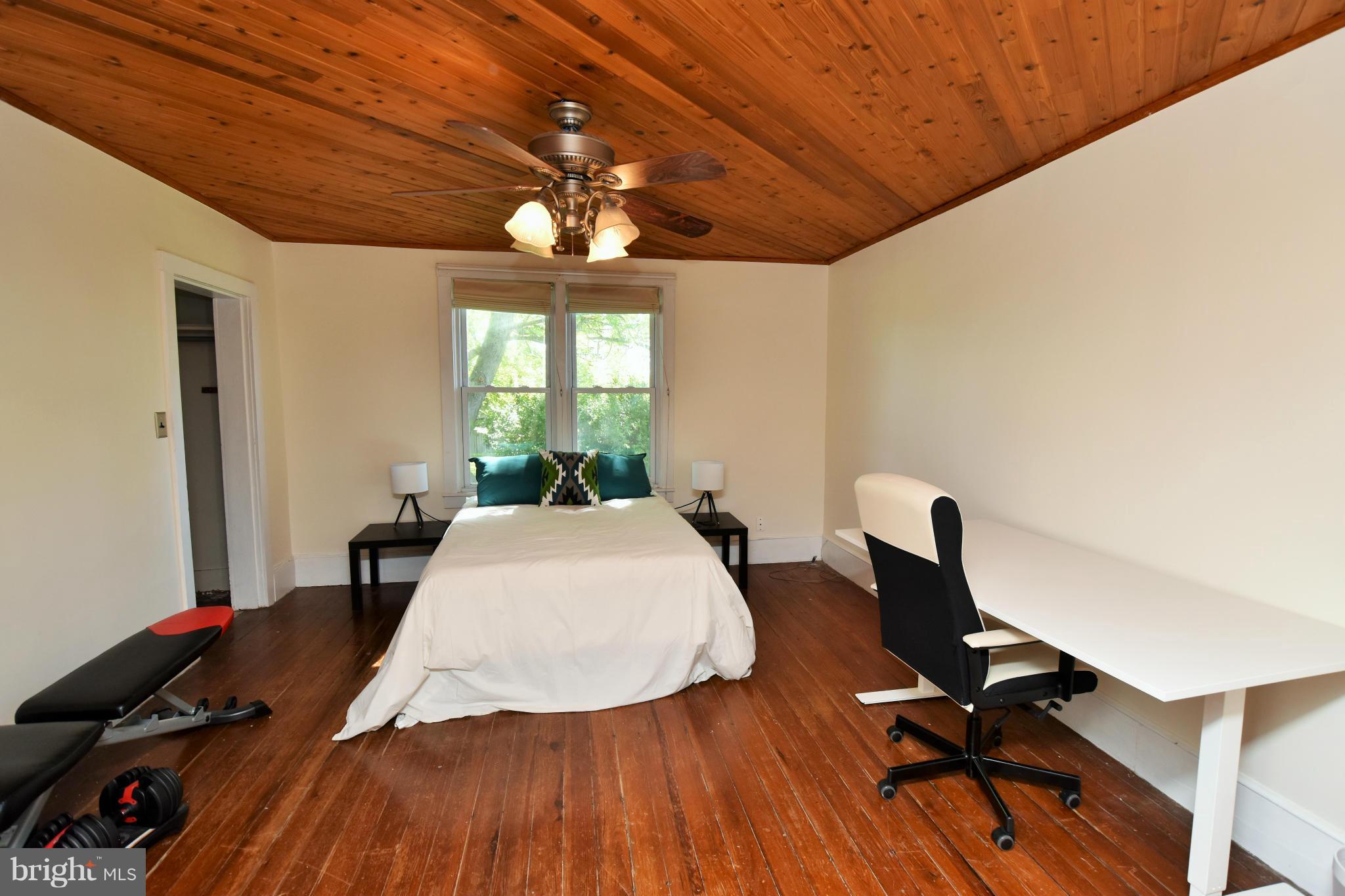 2011 Salem Church Road Stephens City, VA 22655 - Photo 18 of 30 Main Level Bedroom