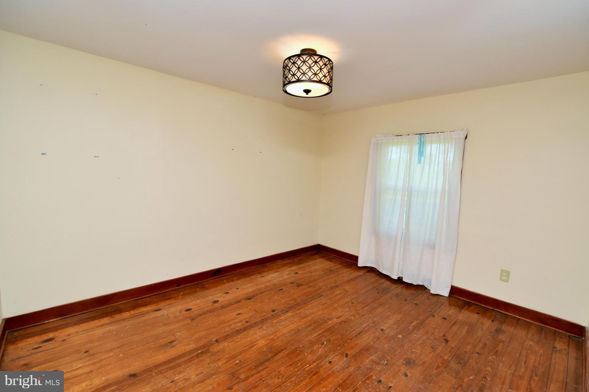 2011 Salem Church Road Stephens City, VA 22655 - Photo 24 of 30 Bedroom in Cottage/Tenant House