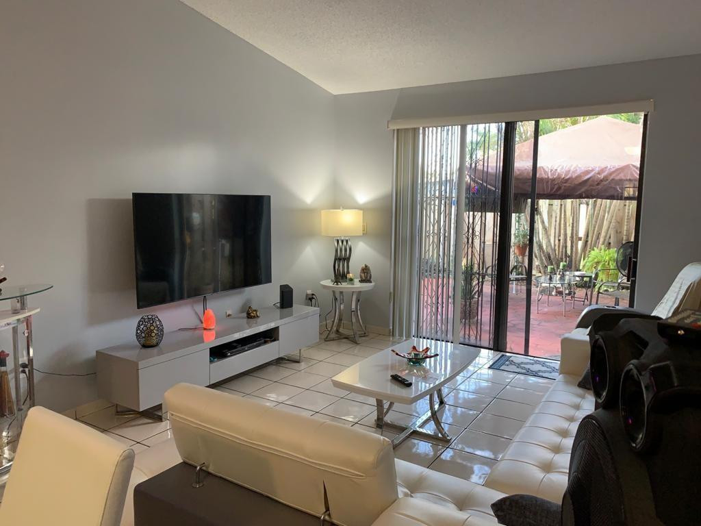 6742 Northwest 189th Terrace Hialeah, FL 33015 - Photo 2 of 8 Photo 2