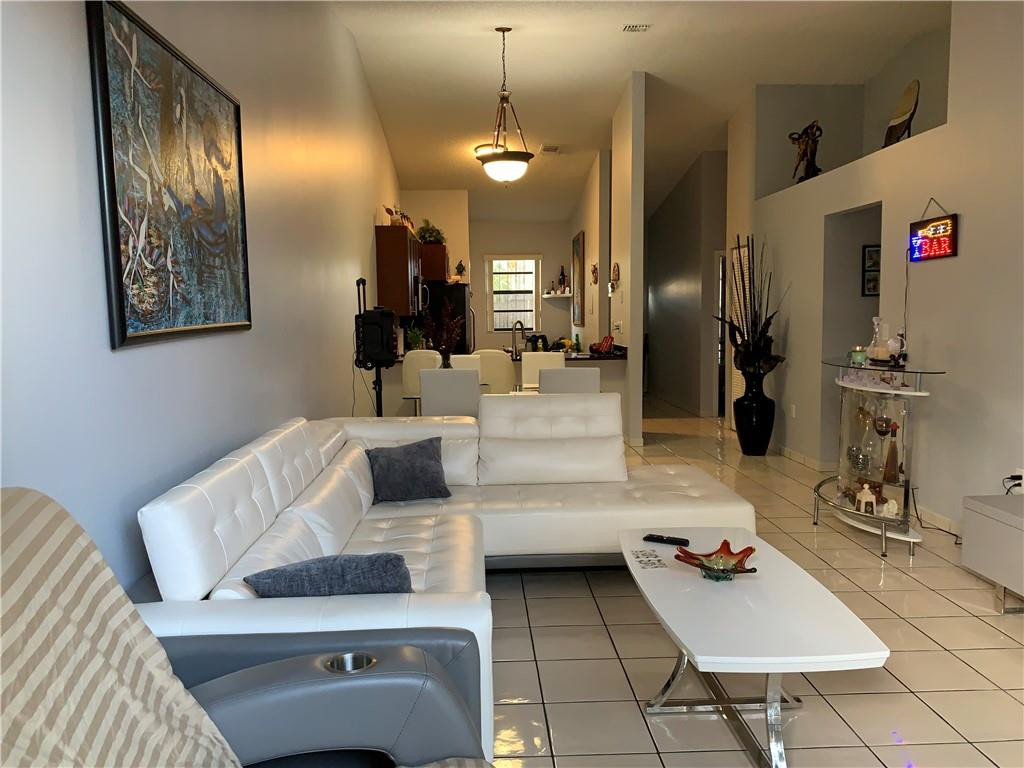 6742 Northwest 189th Terrace Hialeah, FL 33015 - Photo 5 of 8 Photo 5