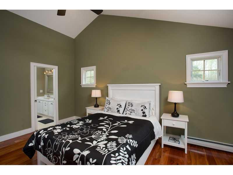 22 Caven Road Spruce Head, ME 04859 - Photo 7 of 25 Master Bedroom. Elegant master...