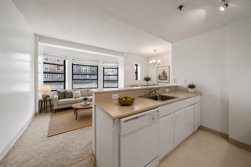 636 Beacon Street, Unit 505 Boston, MA 02215 - Photo 4 of 26