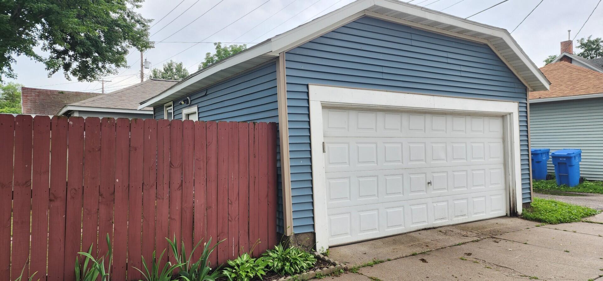 351 Chatfield Street Winona, MN 55987 - Photo 25 of 26 Garage