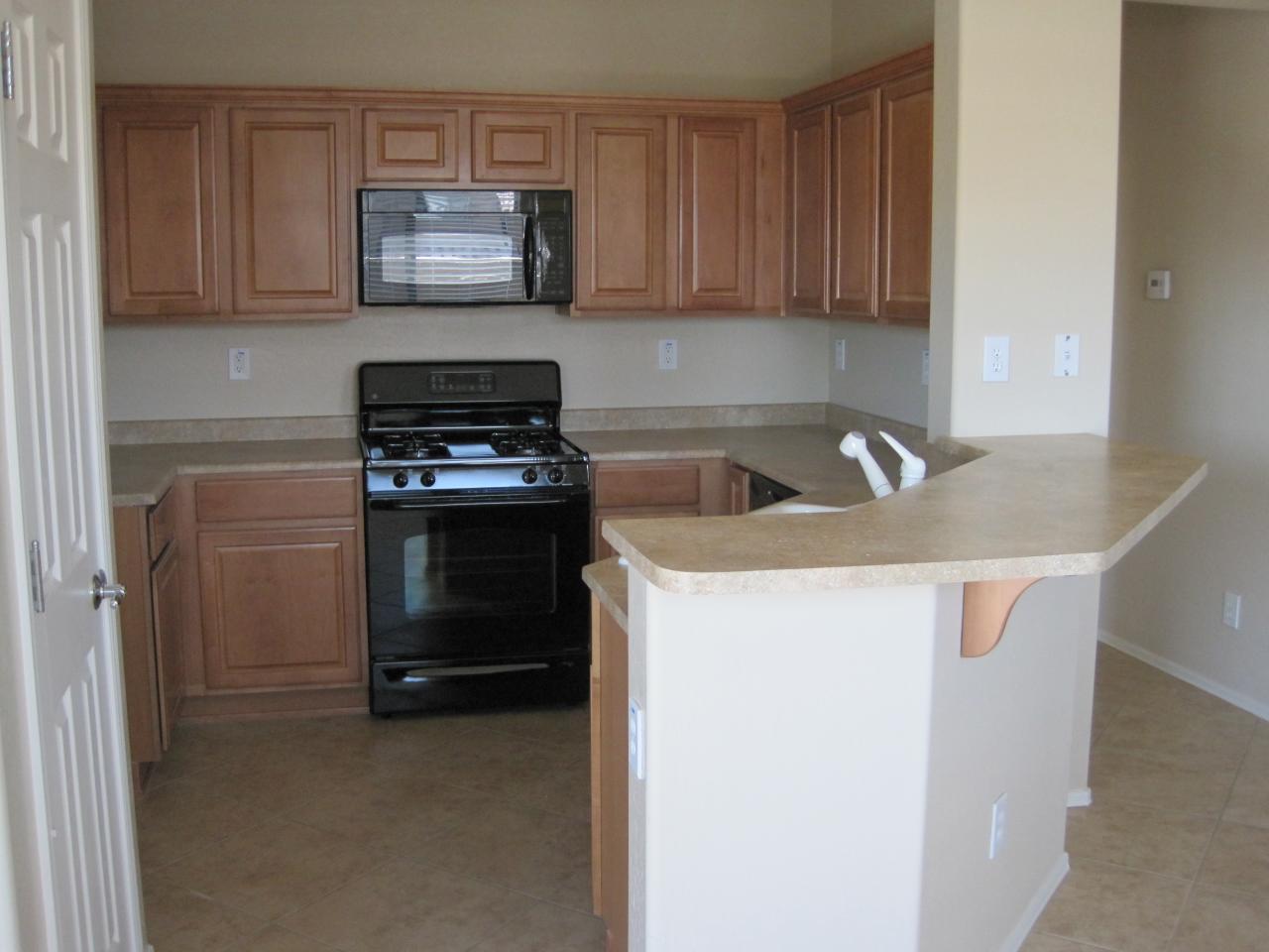 38204 North Raleigh Way Phoenix, AZ 85086 - Photo 3 of 8 Kitchen