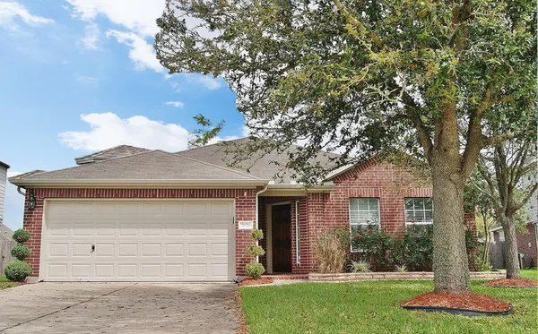 $2,300 | 2606 Shearwater Court, League City, TX 77573