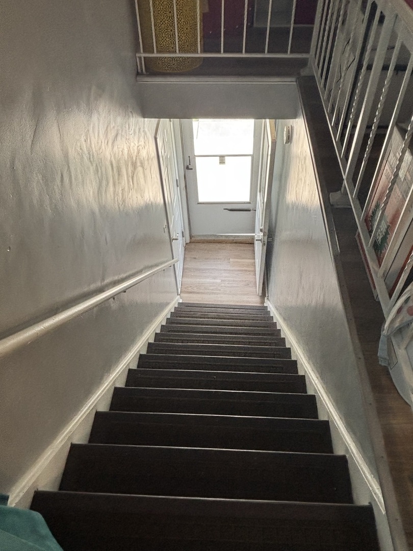 20124 Oak Lane Lynwood, IL 60411 - Photo 4 of 19 a view of entryway