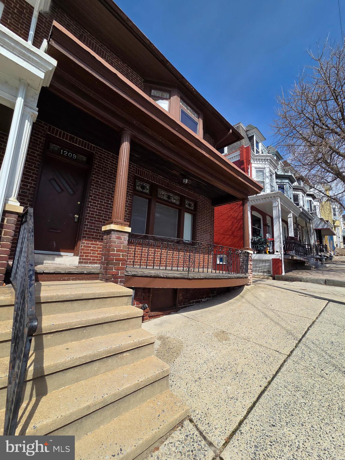 1209 Spring Street Reading, PA 19604 - Photo 3 of 20