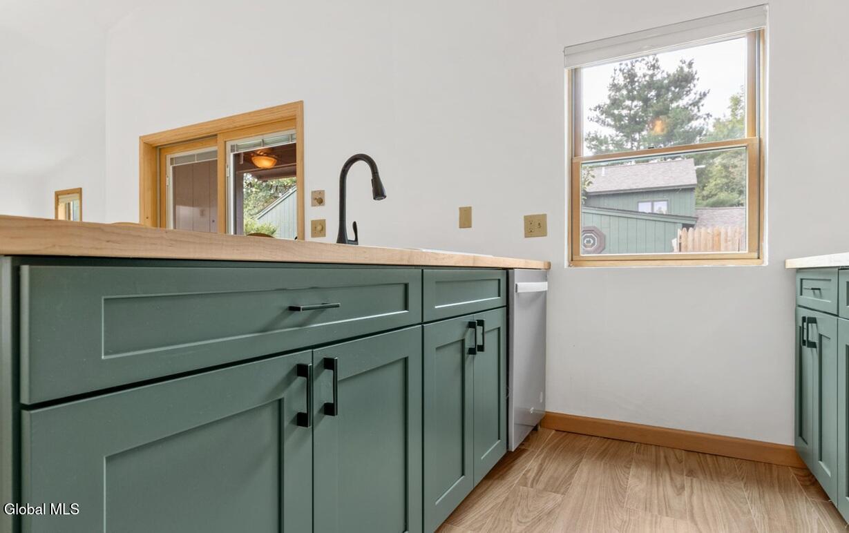 24 Thimbleberry Road Malta, NY 12020 - Photo 13 of 31 13