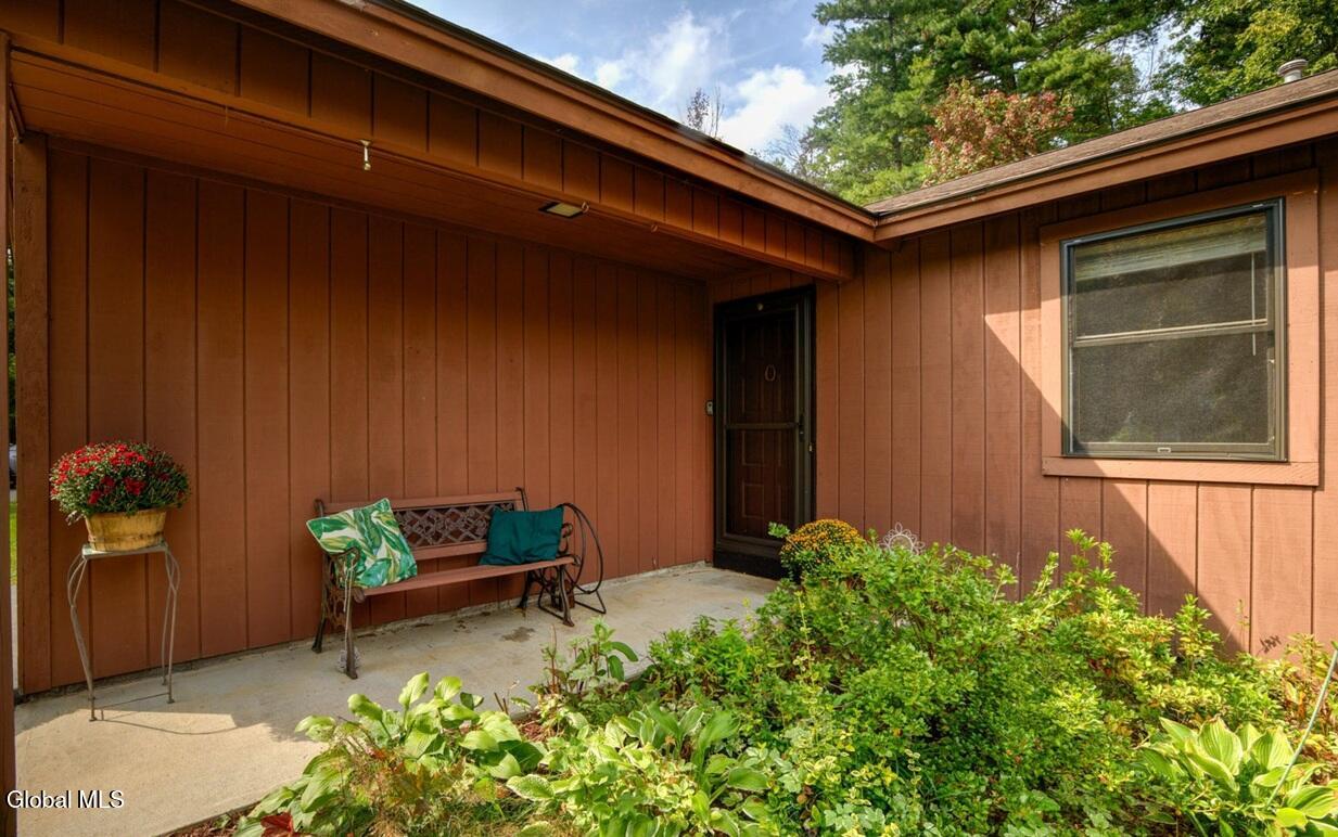 24 Thimbleberry Road Malta, NY 12020 - Photo 4 of 31 4