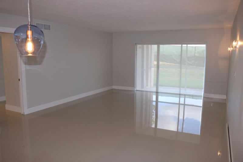 310 Racquet Club Road, Unit 104 Weston, FL 33326 - Photo 4 of 7 03